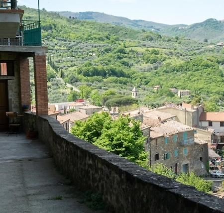 Casa Angolo Cantina Nel Castello Montegiovi Ngoại thất bức ảnh
