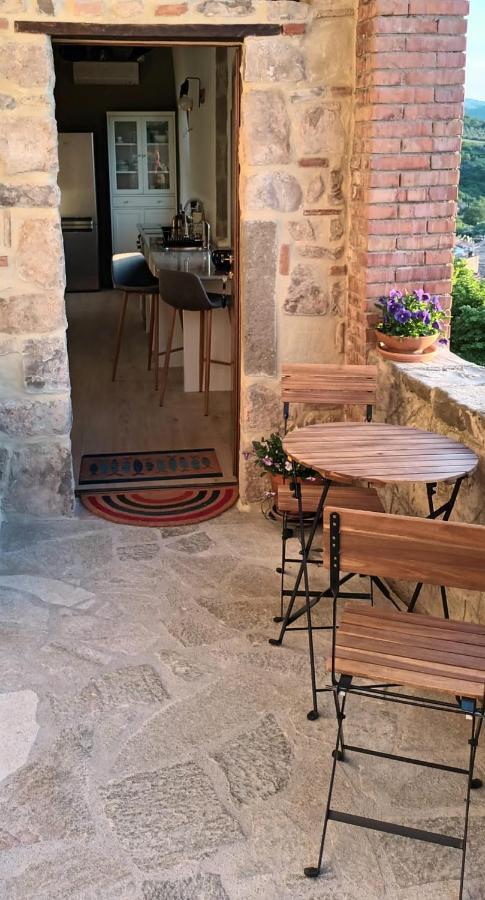 Casa Angolo Cantina Nel Castello Montegiovi Ngoại thất bức ảnh