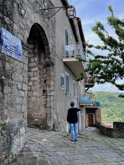 Casa Angolo Cantina Nel Castello Montegiovi Ngoại thất bức ảnh