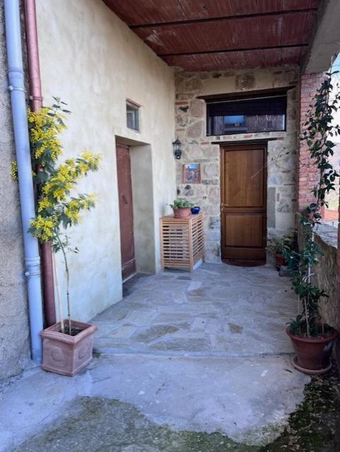 Casa Angolo Cantina Nel Castello Montegiovi Ngoại thất bức ảnh