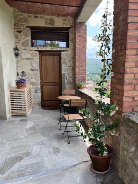 Casa Angolo Cantina Nel Castello Montegiovi Ngoại thất bức ảnh